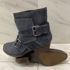 Stylish Gray Ankle Boots with Buckle Detail